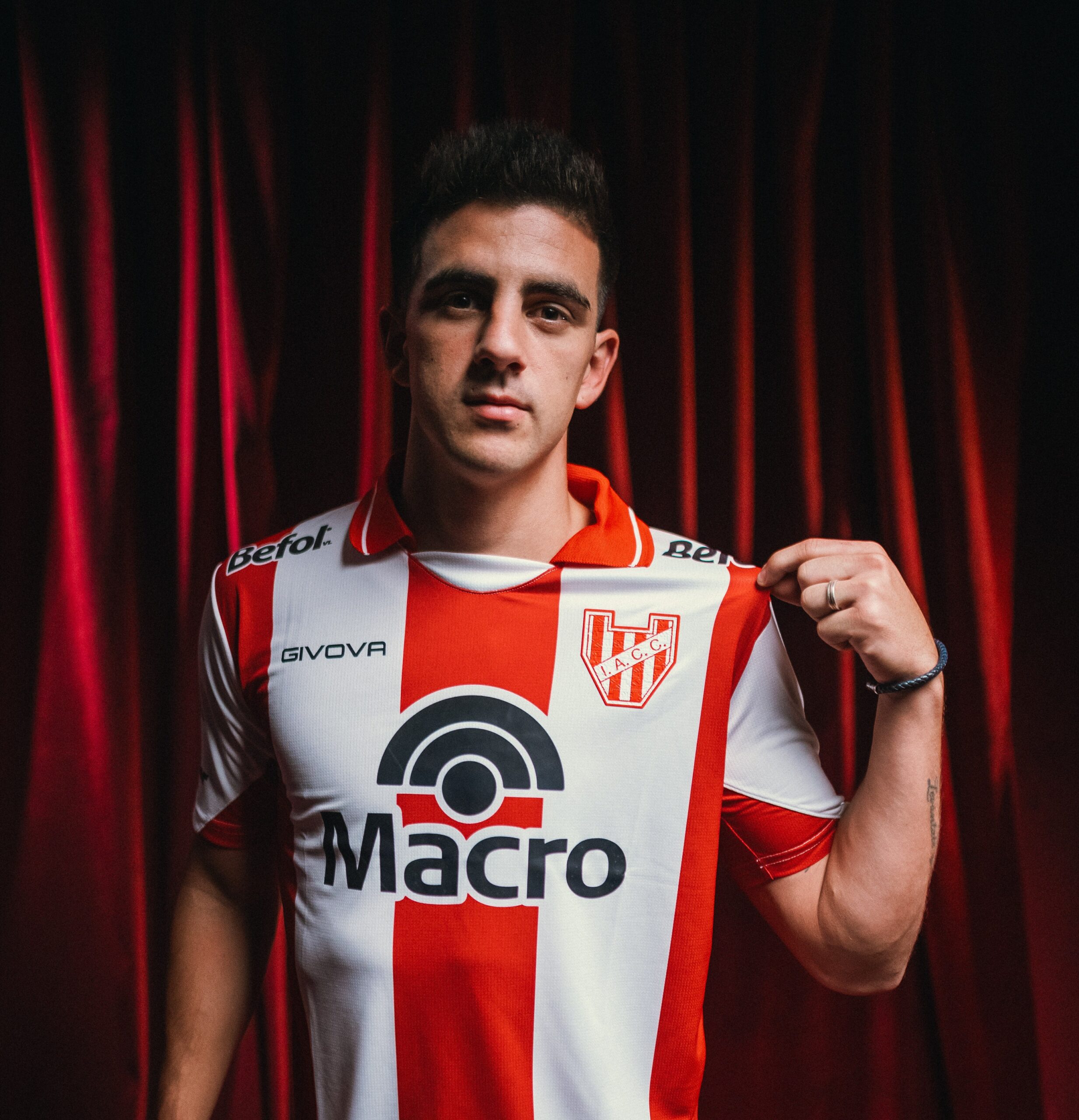 Instituto anunció la incorporación de un lateral derecho • Canal C