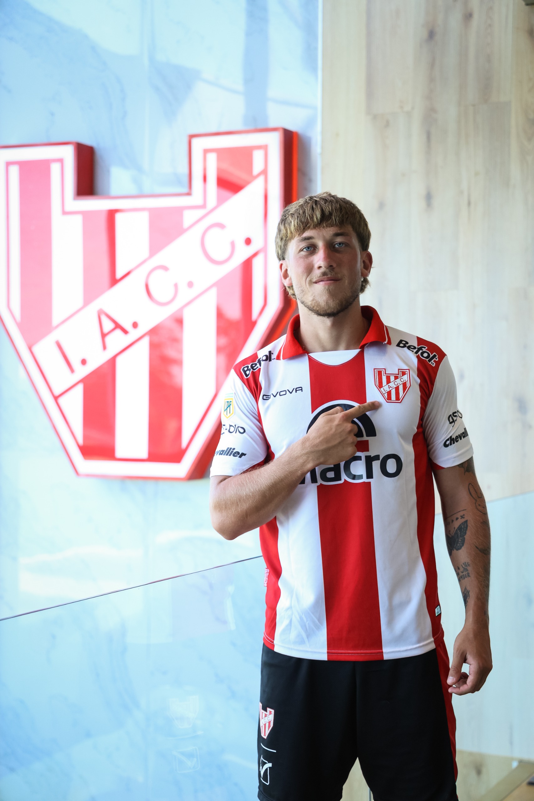 Luca Klimowicz se va de Instituto: ya arribó al país de su nuevo club • Canal C